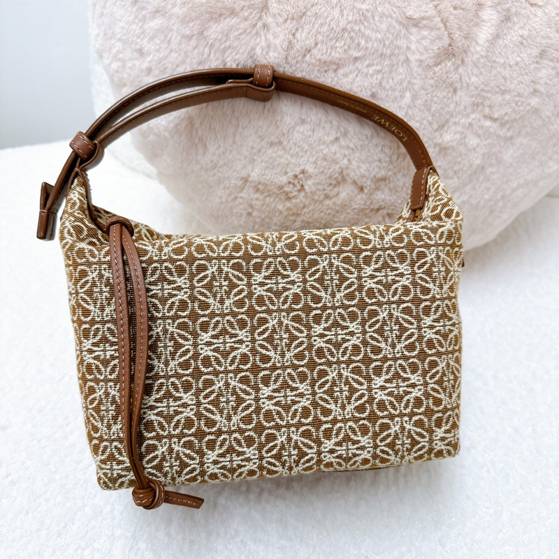 Loewe cubi 小號棕色飯盒包-1