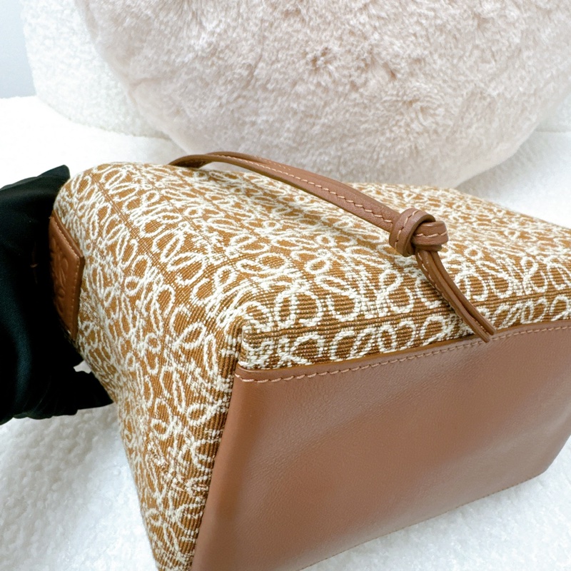 Loewe cubi 小號棕色飯盒包-2