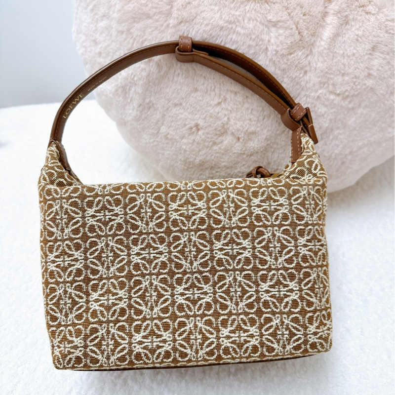 Loewe cubi 小號棕色飯盒包-5