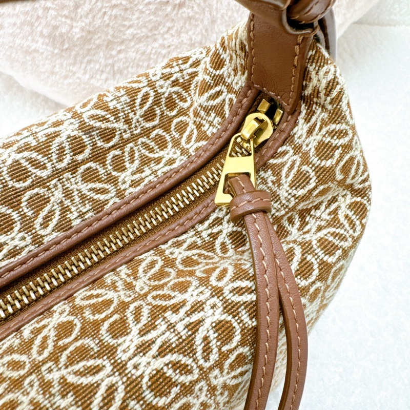 Loewe cubi 小號棕色飯盒包-9