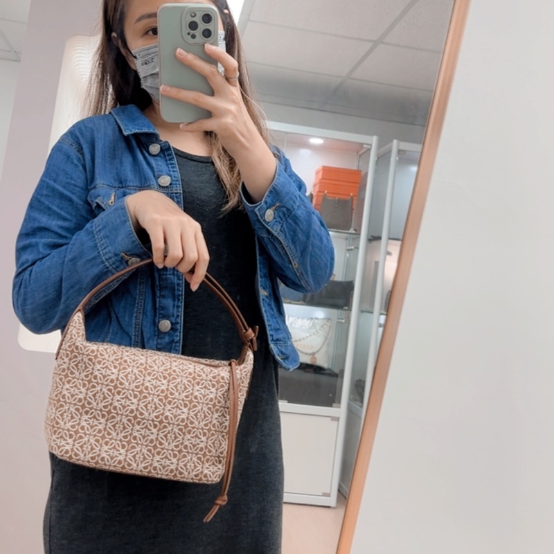 Loewe cubi 小號棕色飯盒包-12