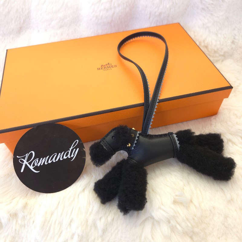 Hermès Budy Apic 鉚釘小狗吊飾 黑灰金-0