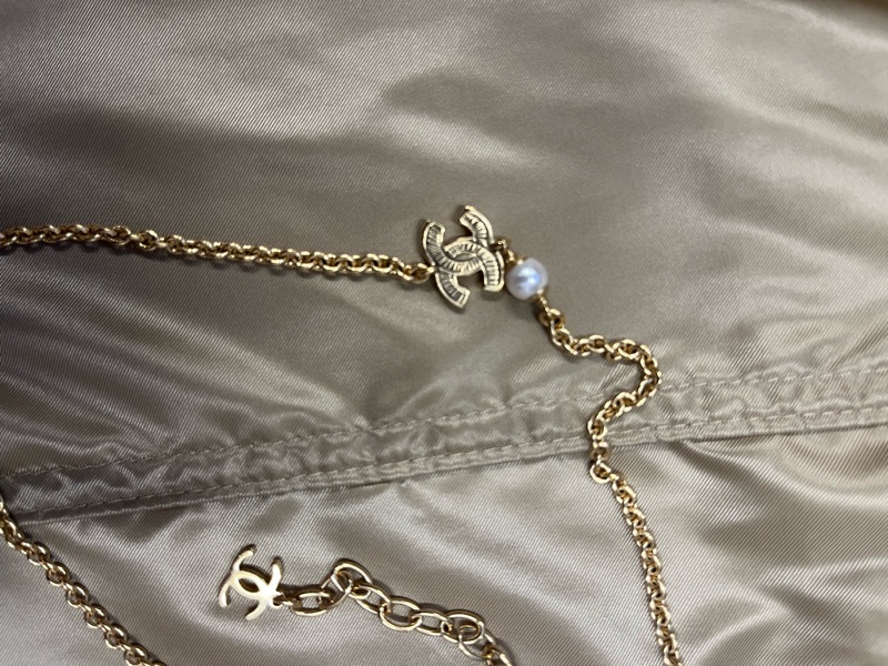 Chanel 2025 立體蝴蝶結閃石珍珠造舊金頸鏈（2段長度）-6