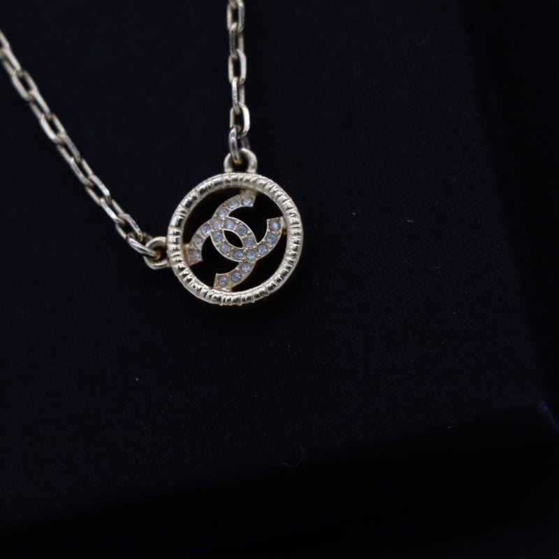 Chanel 香奈兒 復古圓牌 經典 CC Logo 金色 水鑽 項鍊-7