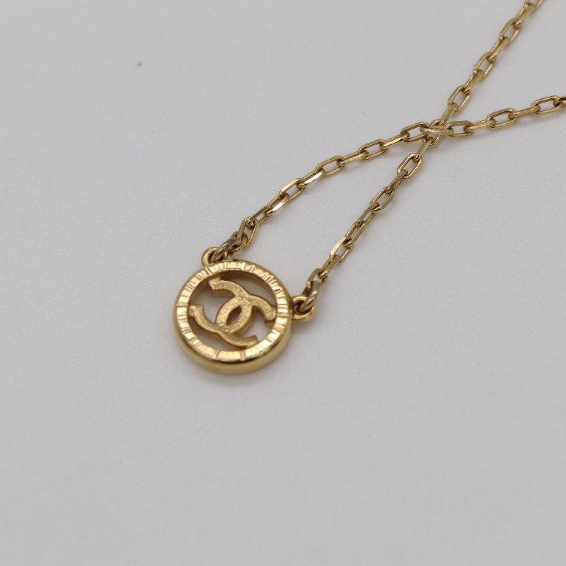 Chanel 香奈兒 復古圓牌 經典 CC Logo 金色 水鑽 項鍊-8