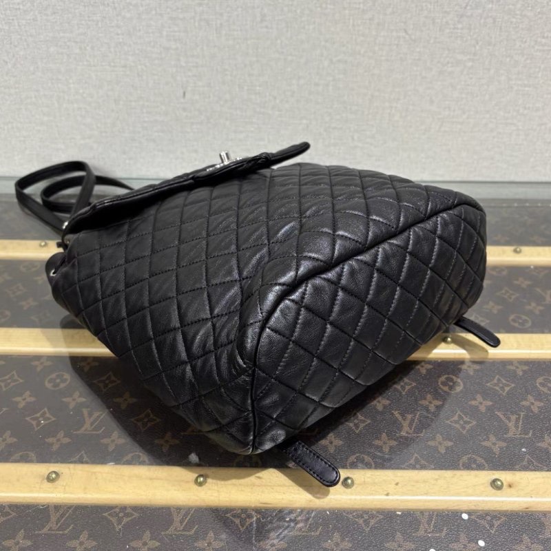 CHANEL 黑銀薩爾茲堡堡背包後背包 20*25*12 99新配件塵袋-4