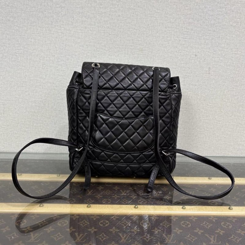 CHANEL 黑銀薩爾茲堡堡背包後背包 20*25*12 99新配件塵袋-5