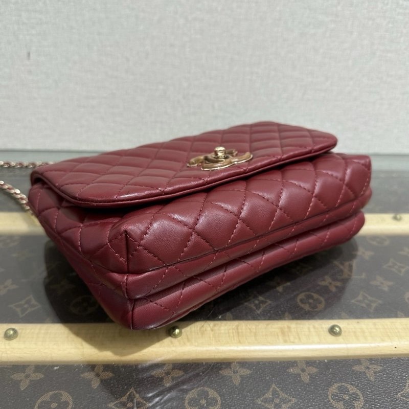 CHANEL 酒紅色木紋手柄方胖子手提包 22*7*15 99新配件塵袋-4