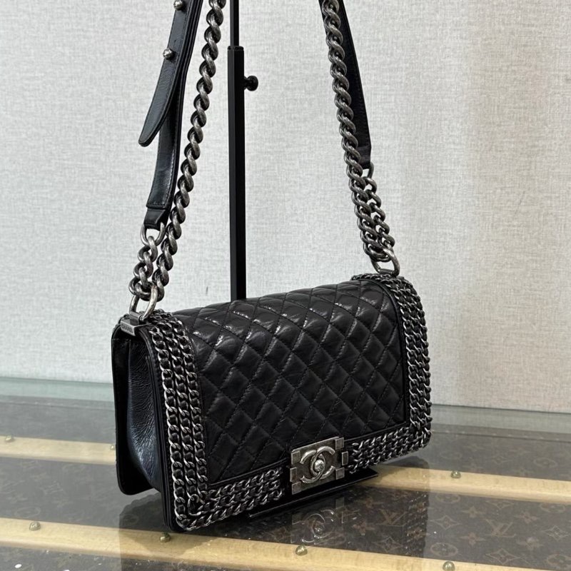 CHANEL 黑銀滾邊Leboy肩背斜背包 25*15*8 99新配件塵袋-1