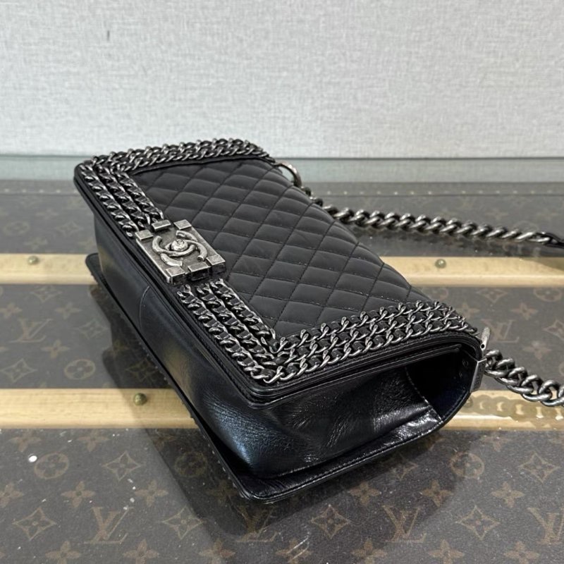 CHANEL 黑銀滾邊Leboy肩背斜背包 25*15*8 99新配件塵袋-2