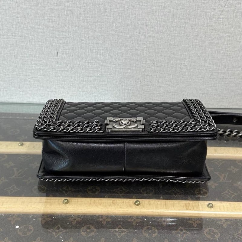 CHANEL 黑銀滾邊Leboy肩背斜背包 25*15*8 99新配件塵袋-3