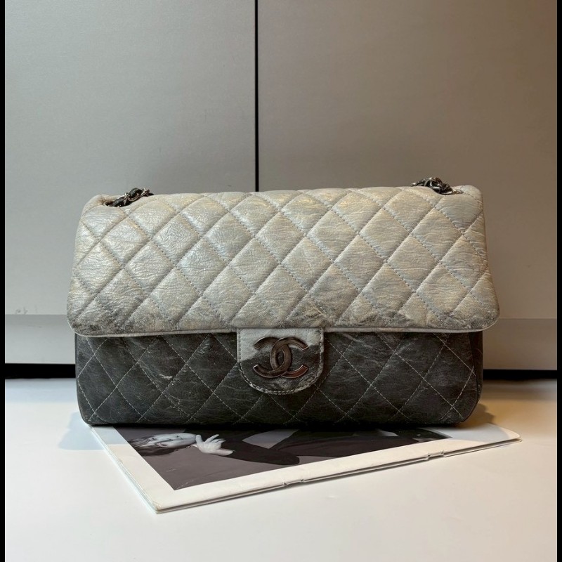 Chanel  銀鍊漸層灰pvc下蓋肩側包-0