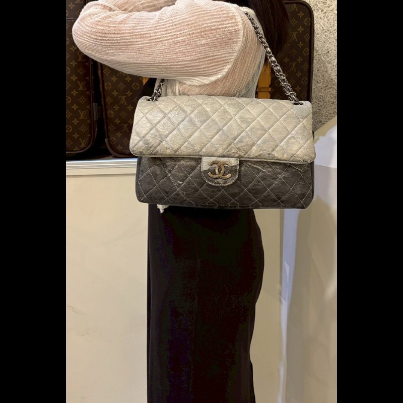 Chanel  銀鍊漸層灰pvc下蓋肩側包-3