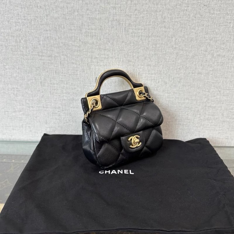 CHANEL 21A手工坊系列黑金迷你衣架包 110*9.5*3.5 99新配件:盒子塵袋-1