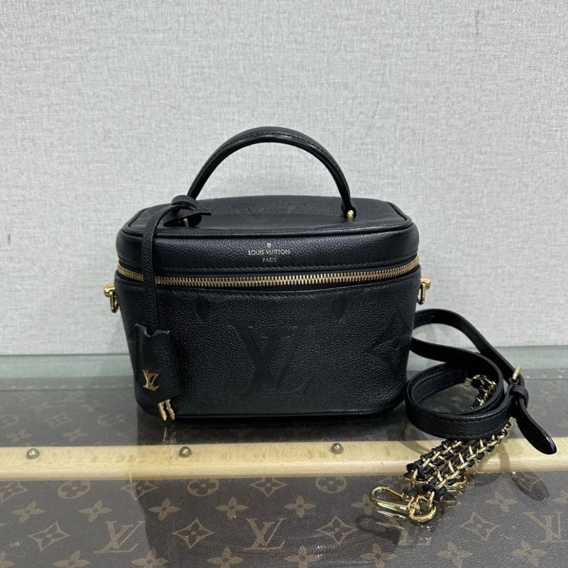 LV 黑金vanity全皮手提肩背斜背化妝包芯片款 19*11*13 99新配件塵袋-0