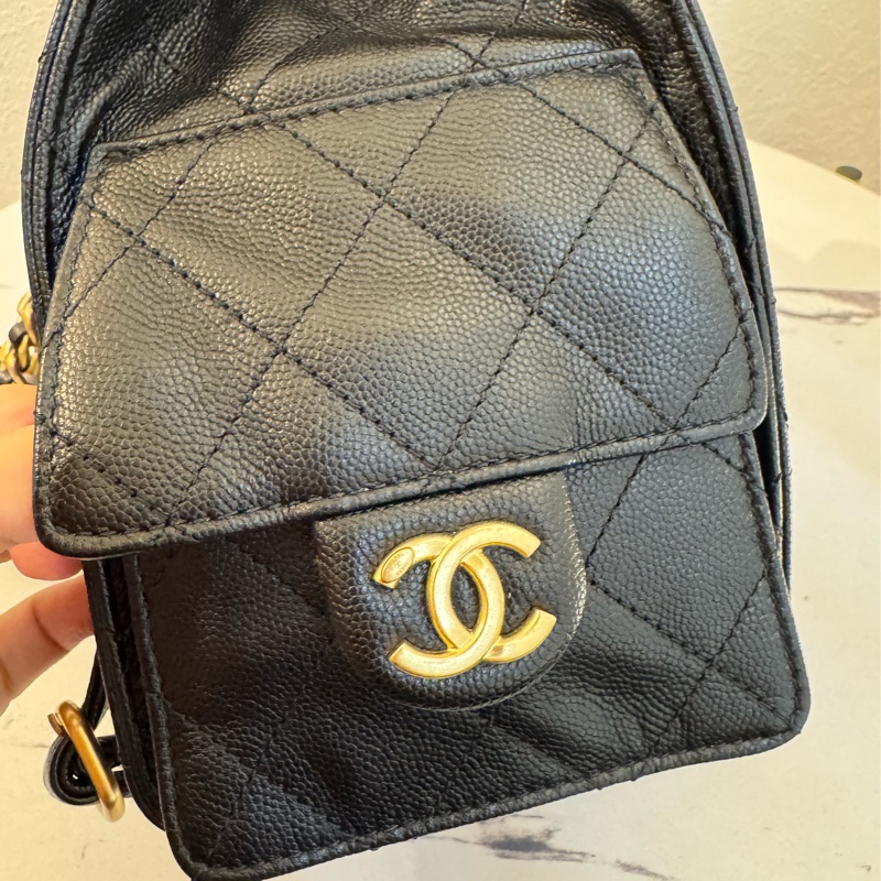 Chanel AS5600黑荔枝復古金束口後背包   櫃上22萬以上了-9