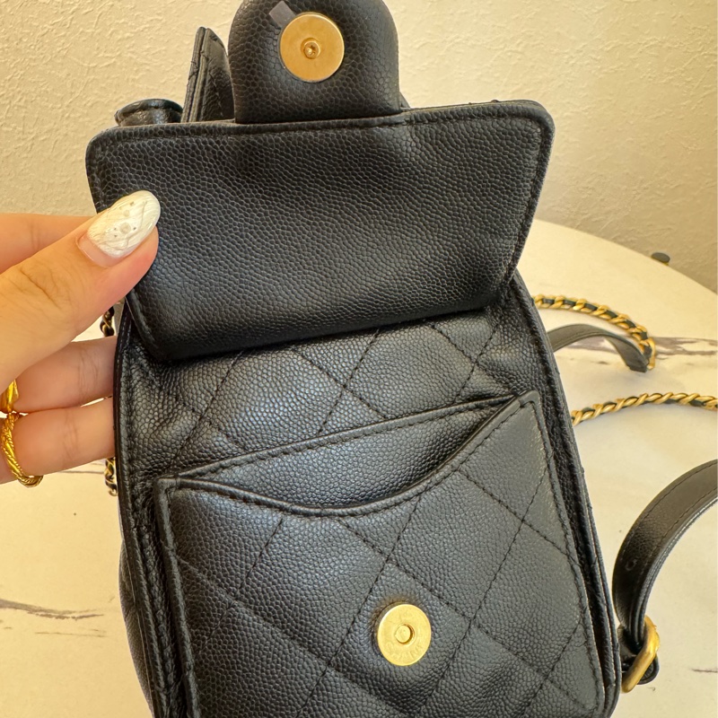 Chanel AS5600黑荔枝復古金束口後背包   櫃上22萬以上了-12