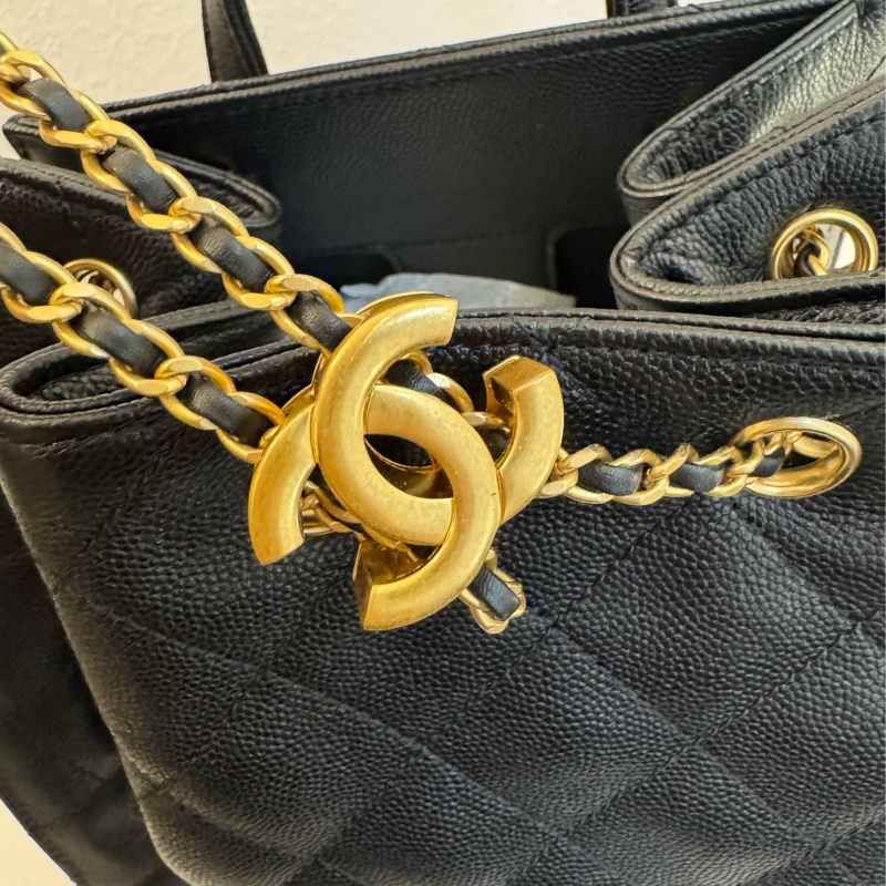 Chanel AS5600黑荔枝復古金束口後背包   櫃上22萬以上了-21