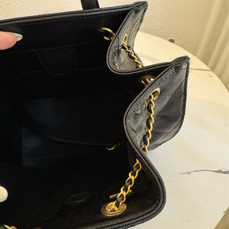 Chanel AS5600黑荔枝復古金束口後背包   櫃上22萬以上了-23