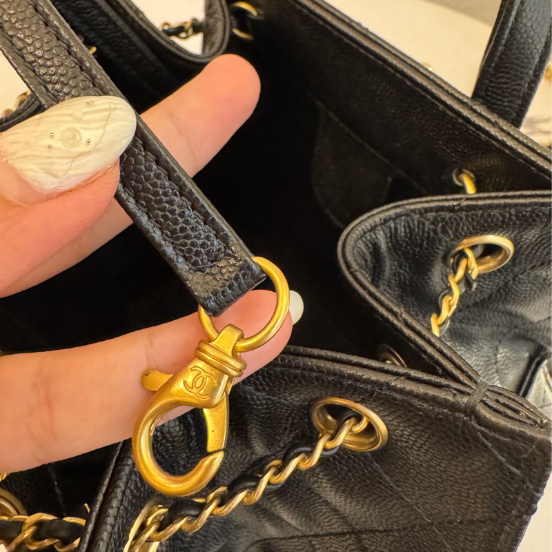 Chanel AS5600黑荔枝復古金束口後背包   櫃上22萬以上了-31