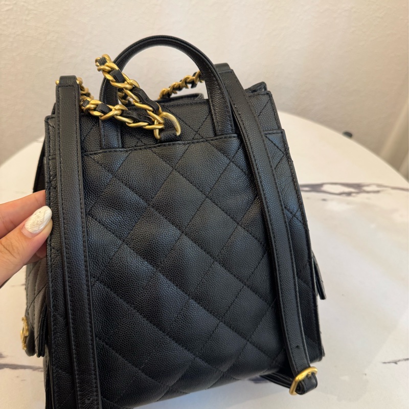 Chanel AS5600黑荔枝復古金束口後背包   櫃上22萬以上了-34