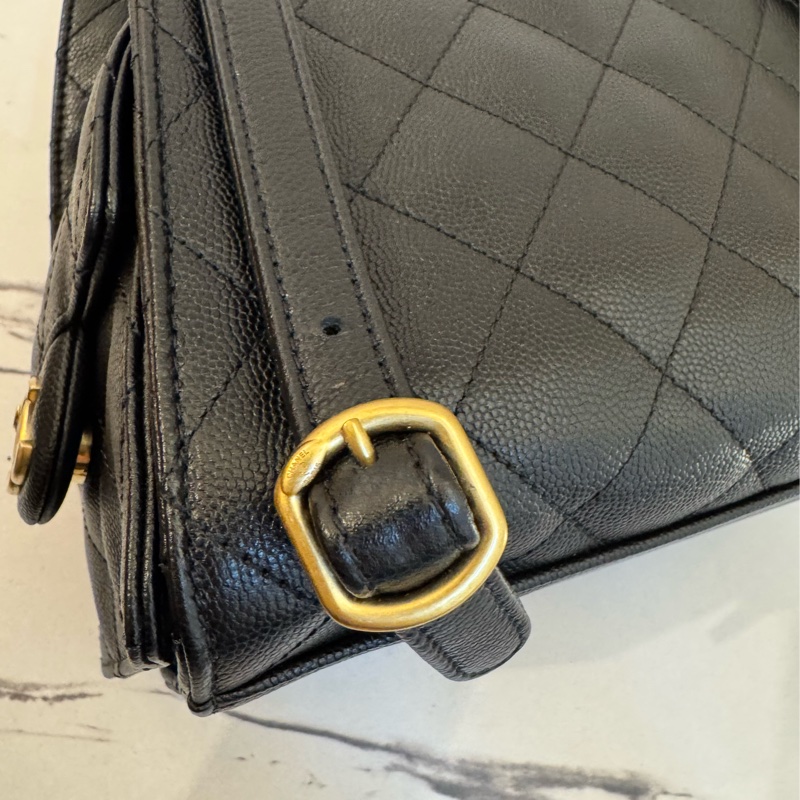 Chanel AS5600黑荔枝復古金束口後背包   櫃上22萬以上了-37