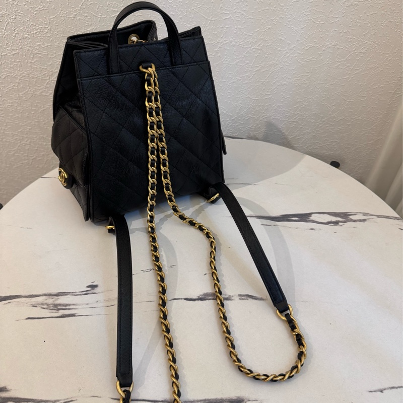 Chanel AS5600黑荔枝復古金束口後背包   櫃上22萬以上了-39