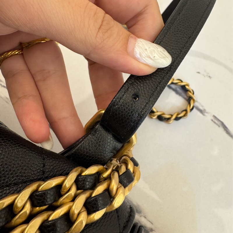 Chanel AS5600黑荔枝復古金束口後背包   櫃上22萬以上了-42