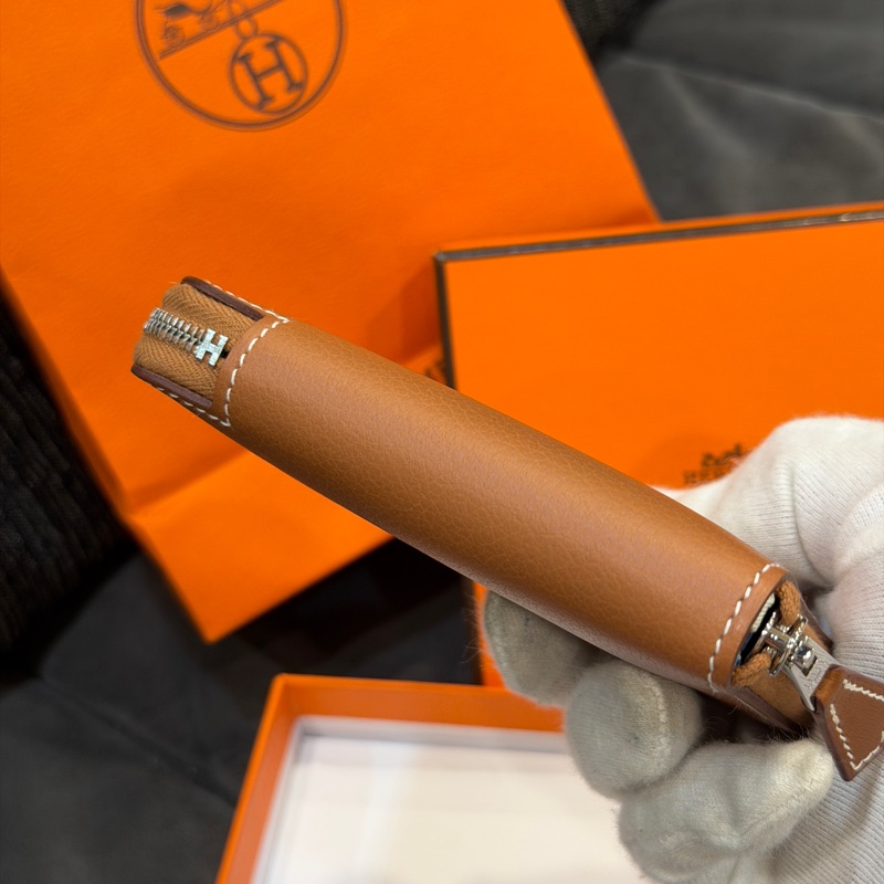 #全新全配🉑送禮 #最低價w刻 愛馬仕絲巾短夾大象灰銀扣-6