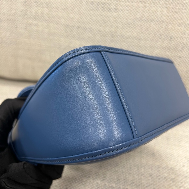 GUCCI蓝色邮差包-3