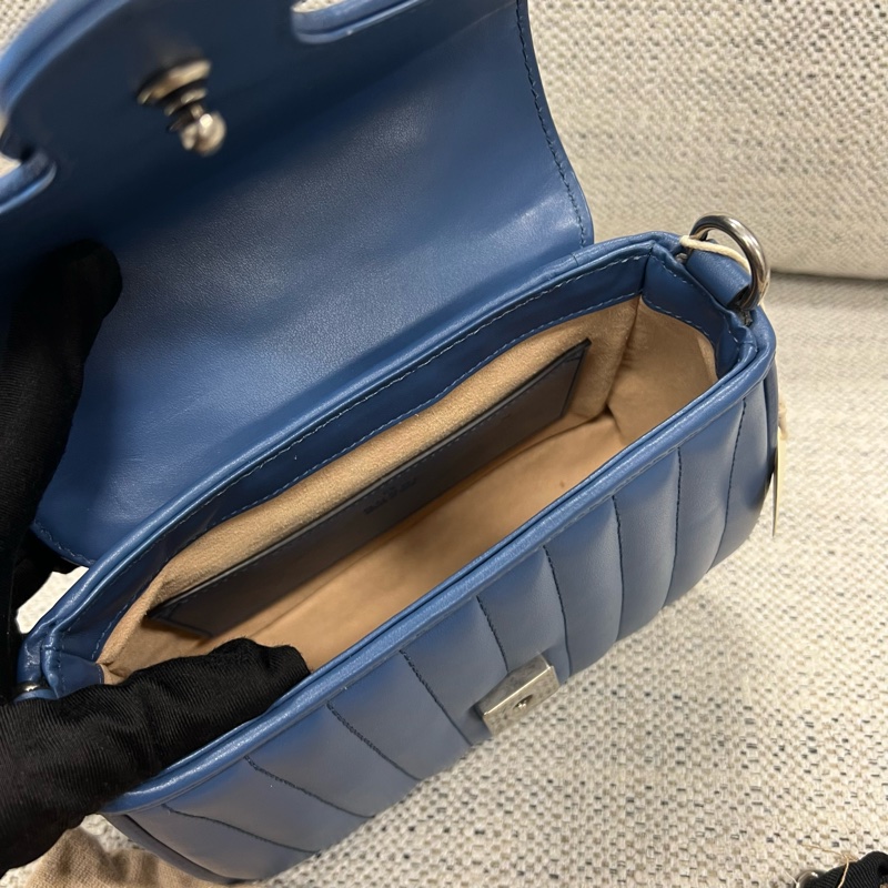 GUCCI蓝色邮差包-12