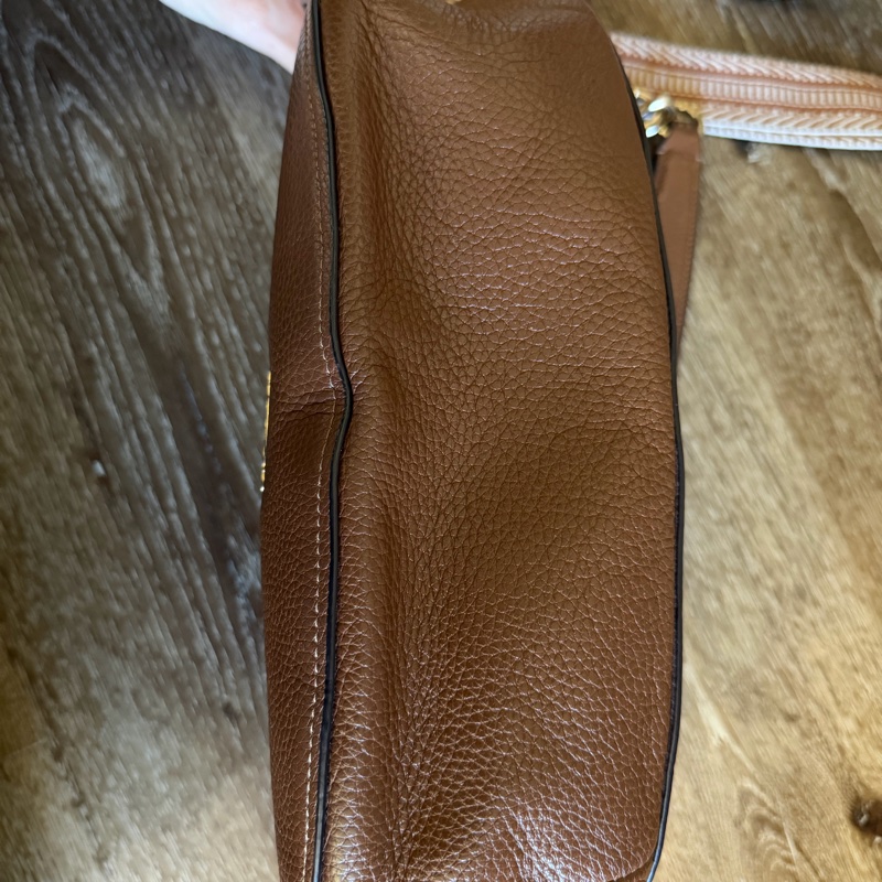 COACH 真皮月牙包 可肩背斜背-4