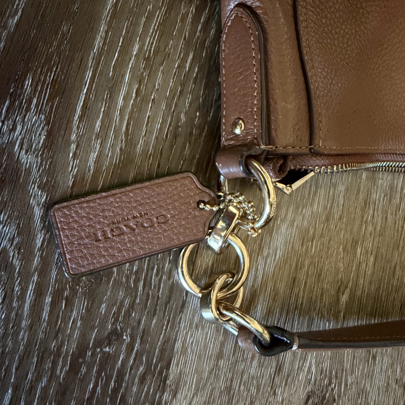 COACH 真皮月牙包 可肩背斜背-6