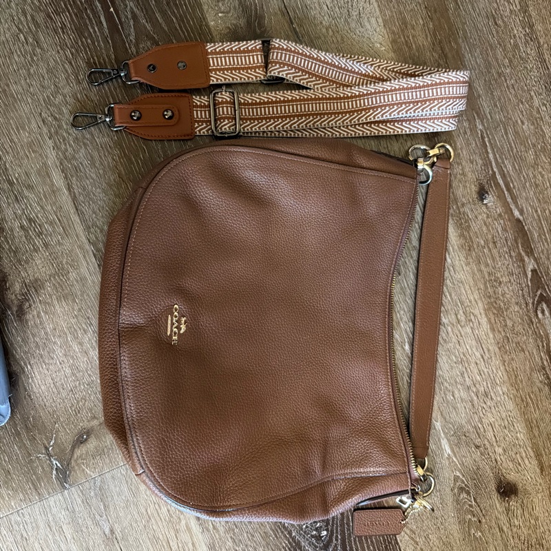 COACH 真皮月牙包 可肩背斜背-23