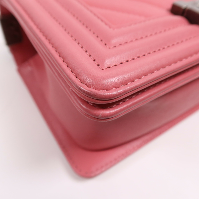 CHANEL 羊皮皮革Boy 20銀扣鏈帶肩背袋-10