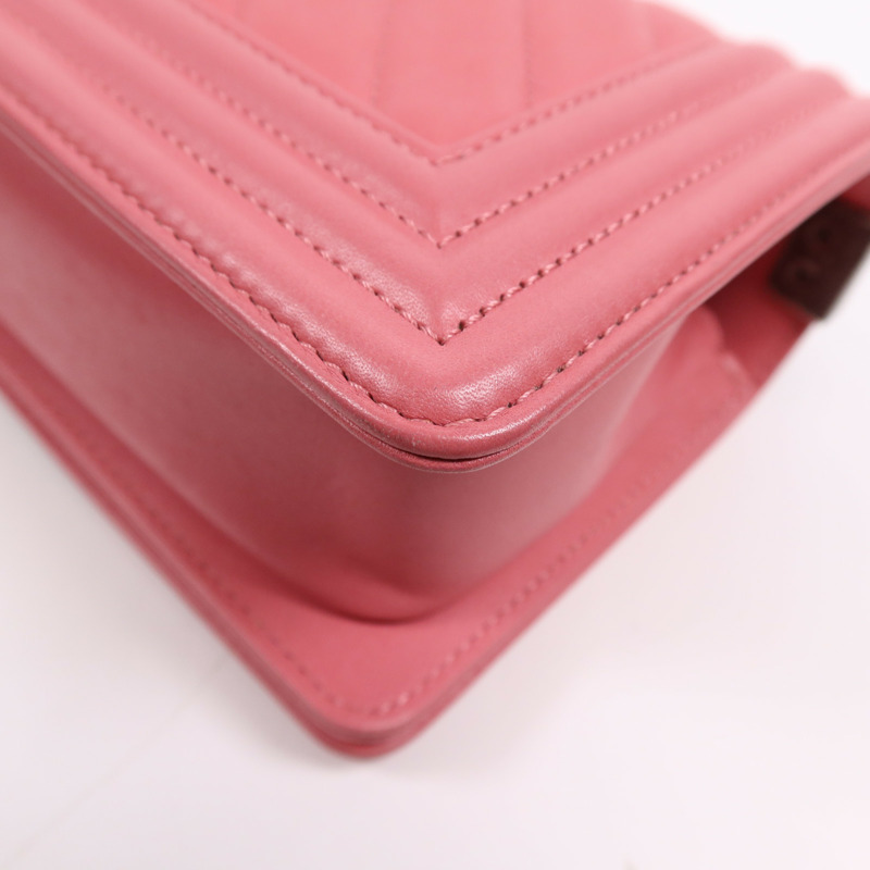 CHANEL 羊皮皮革Boy 20銀扣鏈帶肩背袋-11