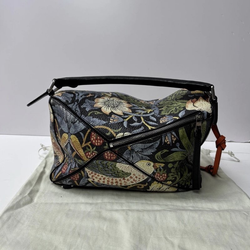LOEWE puzzle草莓小偷圖案拼圖手提肩背包 28*18*12 98新配件塵袋-5