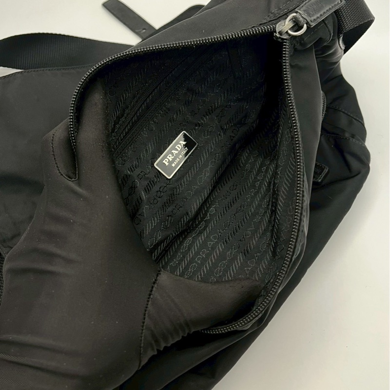 🏷️ Prada 郵差包-4