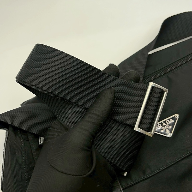 🏷️ Prada 郵差包-11