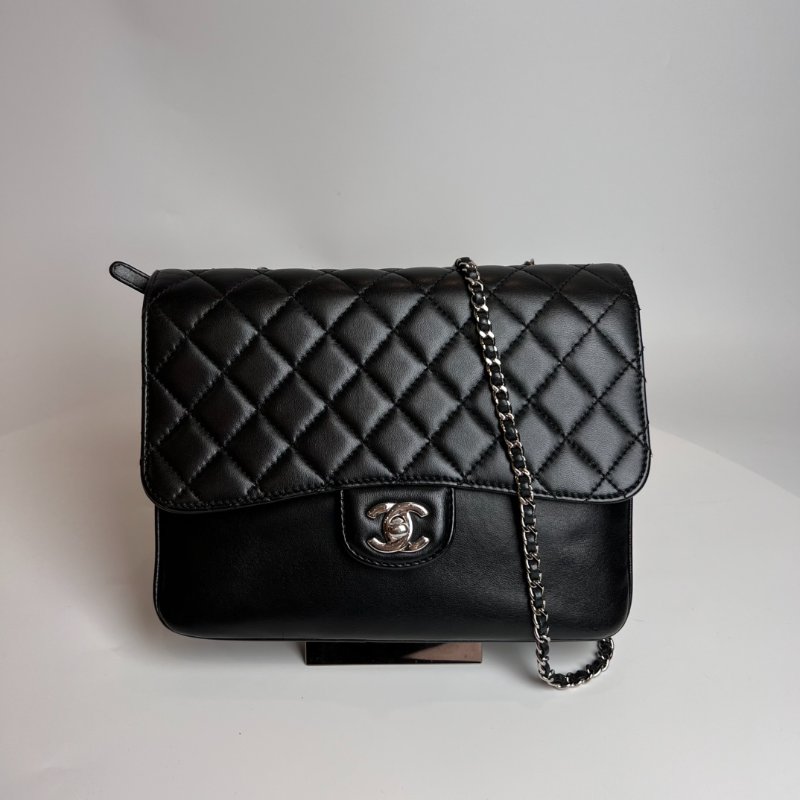 CHANEL 16開 黑銀羊皮菱格紋風琴包-0