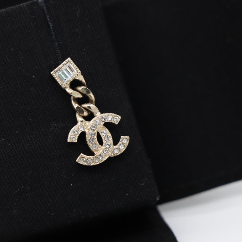 Chanel 香奈兒 CC Logo 水鑽 小方糖 淡金 耳環 耳釘-5