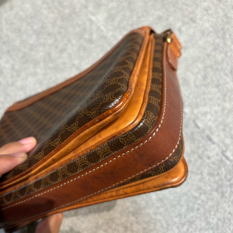 🏷️ Celine 斜背包-16