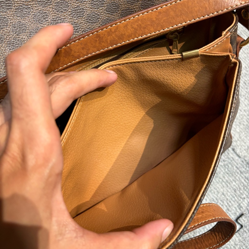 🏷️ Celine 斜背包-20