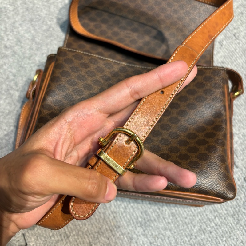 🏷️ Celine 斜背包-21