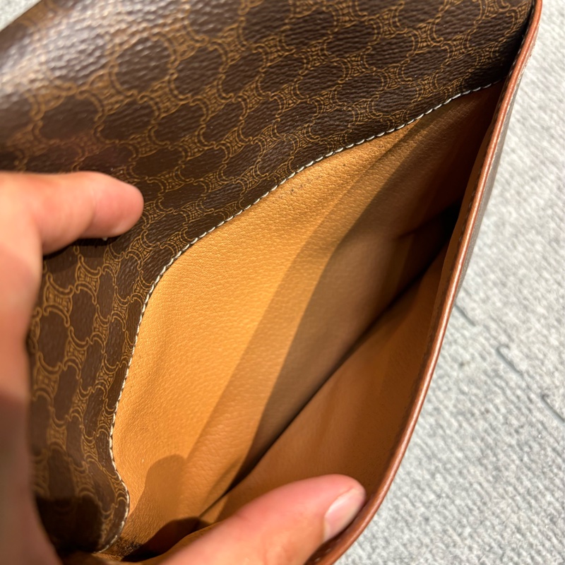 🏷️ Celine 斜背包-26