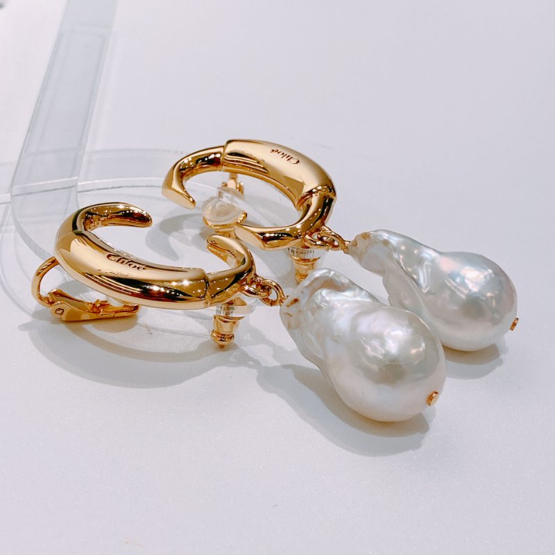 TW4528 Chloe 寇兒 吊墜耳環 耳針掛耳式 Dercey Earrings Pearl x GHW-4