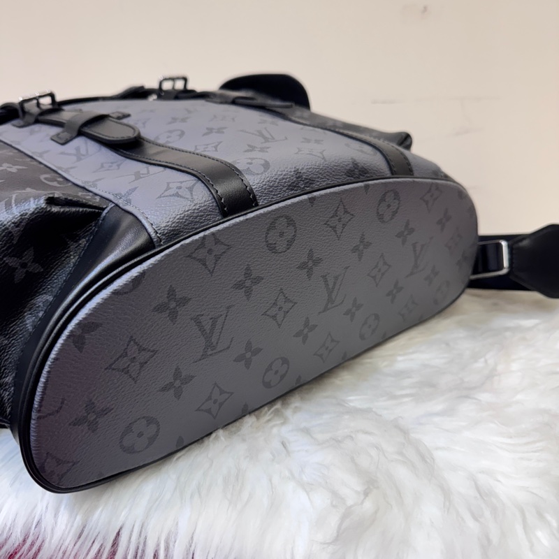 LV Christopher MM 黑灰老花雙口袋後背包 晶片款 離櫃品-4