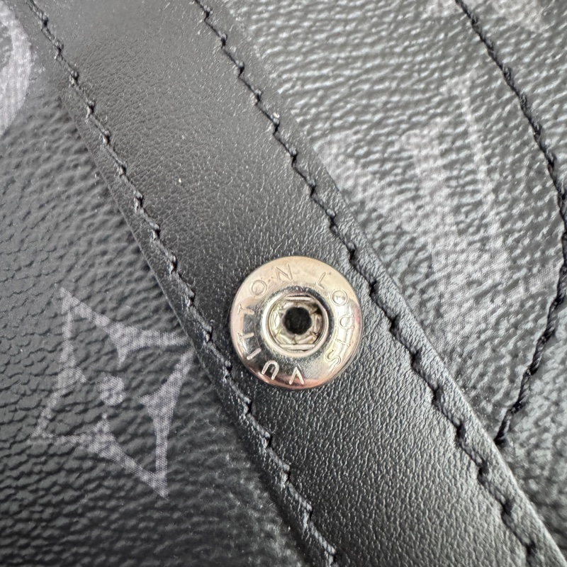 LV Christopher MM 黑灰老花雙口袋後背包 晶片款 離櫃品-11