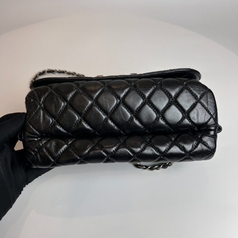 CHANEL 15開 黑BOY系列 翻蓋菱格紋肩背包-4