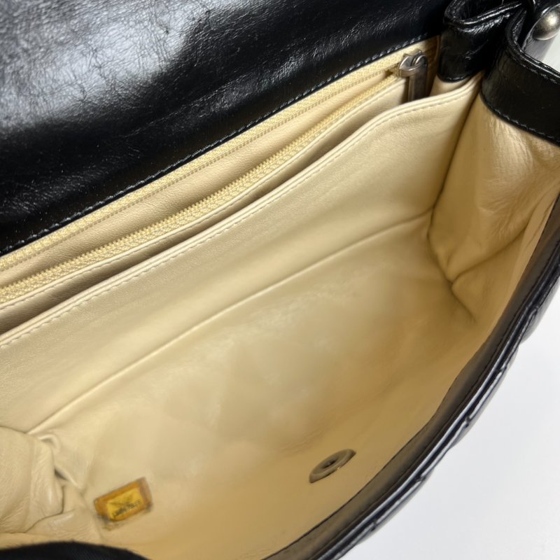 CHANEL 15開 黑BOY系列 翻蓋菱格紋肩背包-7